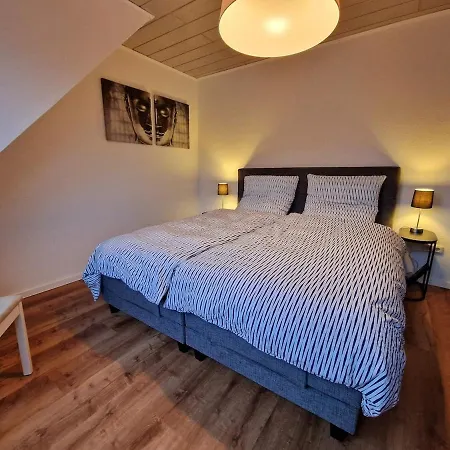 Gemuetliche Ueber 2 Etagen Appartamento *